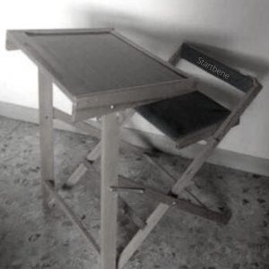 Il banco scrivania che usavo da piccolina come rifugio segreto. Anni 70.